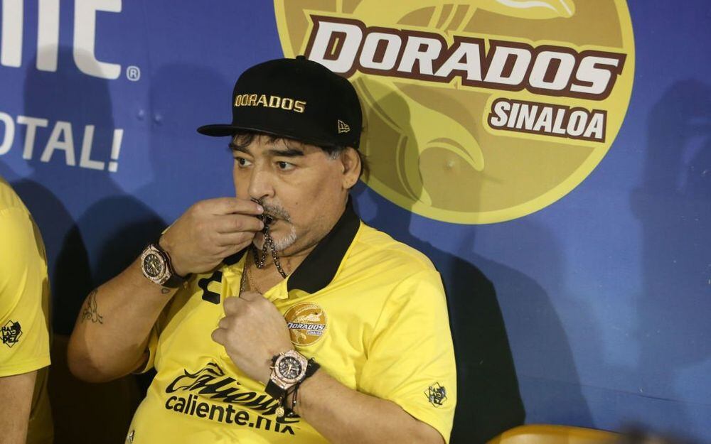 Maradona, dado de alta tras operación por sangrado estomacal