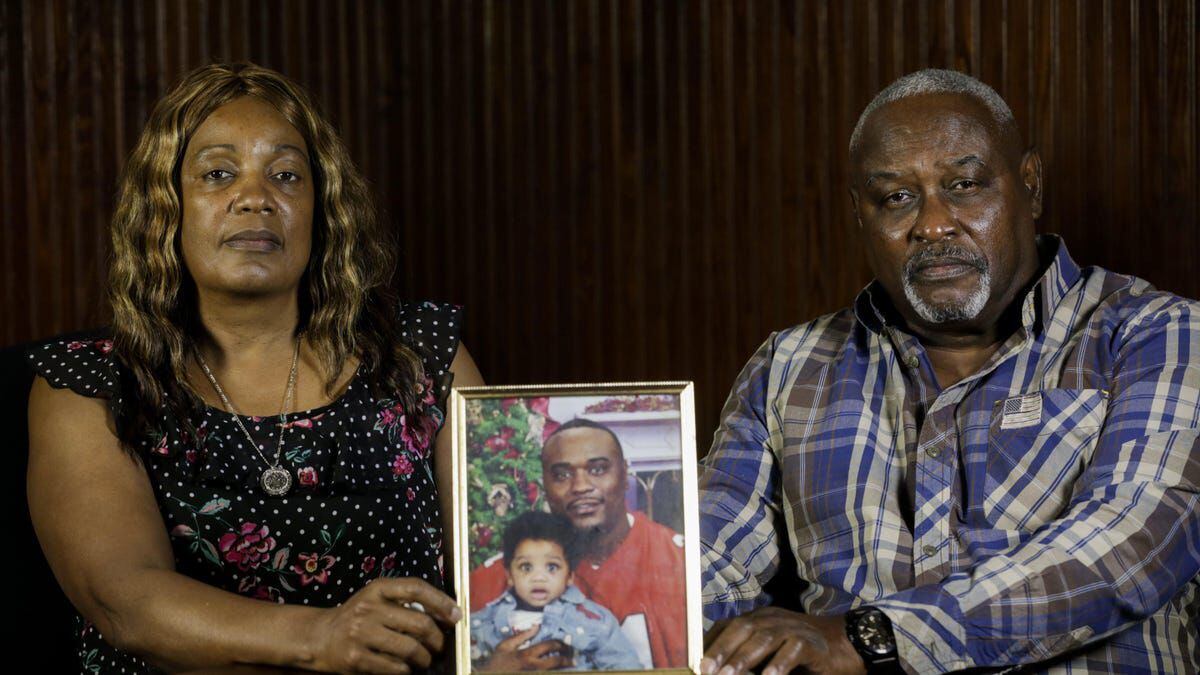 ‘No puedo respirar’. La historia del panameño que también murió en manos de la policía gringa | Video