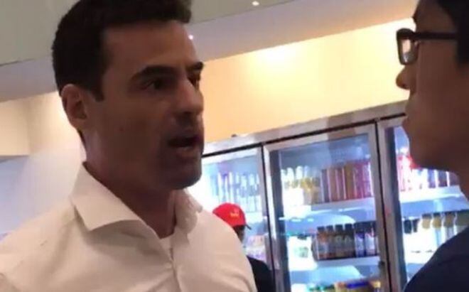 El abogado racista que increpó a empleados por hablar español [VIDEO]