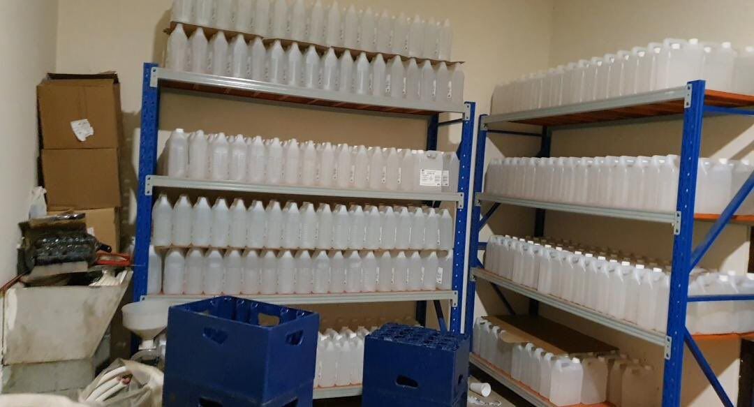 Decomisan más de tres mil galones de gel alcoholado en Villa de Las Acacias, Juan Díaz
