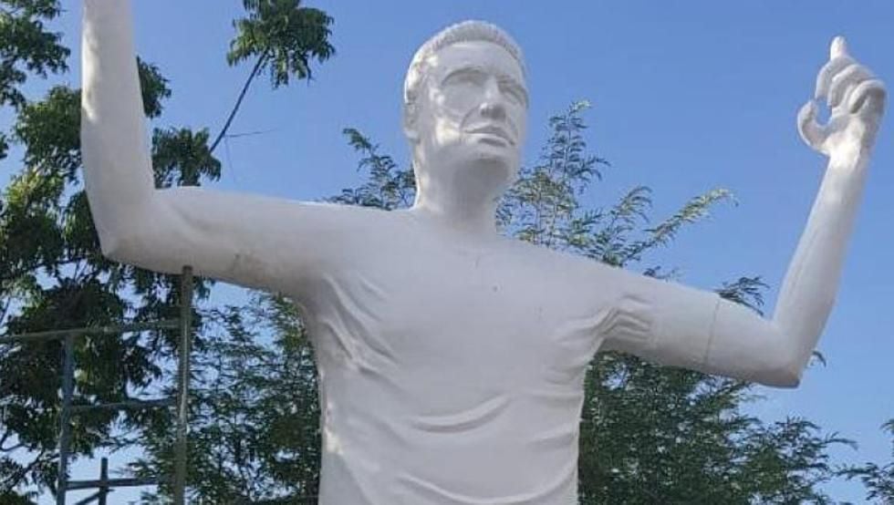 Estatua de Radamel Falcao desata polémica en Colombia