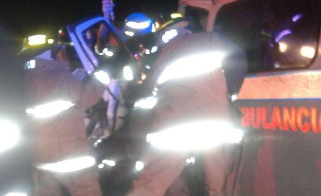  5 HERIDOS. Ambulancia choca contra un camión