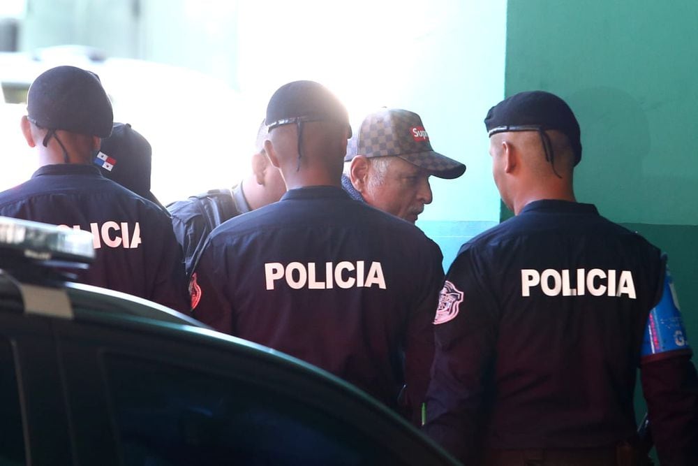 Sigue juicio oral a Martinelli por ‘pinchazos’