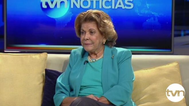 Varela debe regalar condones y no colchones, dice Rosa María Britton