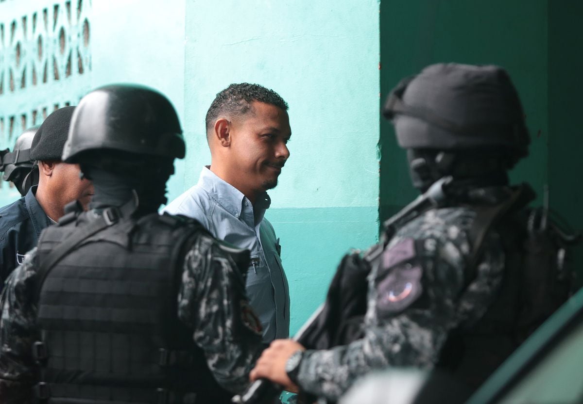 Ex mayor Cedeño sigue detenido en una celda transitoria de la Policía Nacional
