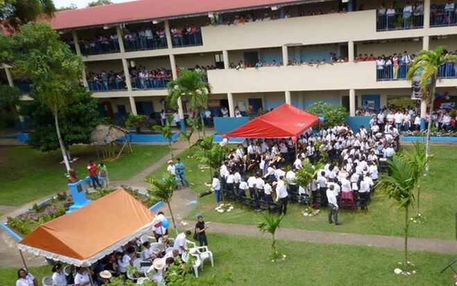 Estudiantes fracasados se las ven duras para matricular en la Pedro Pablo