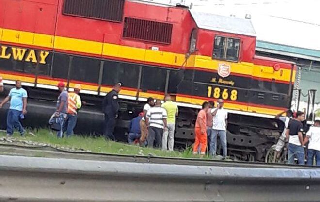 ¡QUÉ TANGANAZO!  Tren atropella a hombre en  4 Altos, Colón 