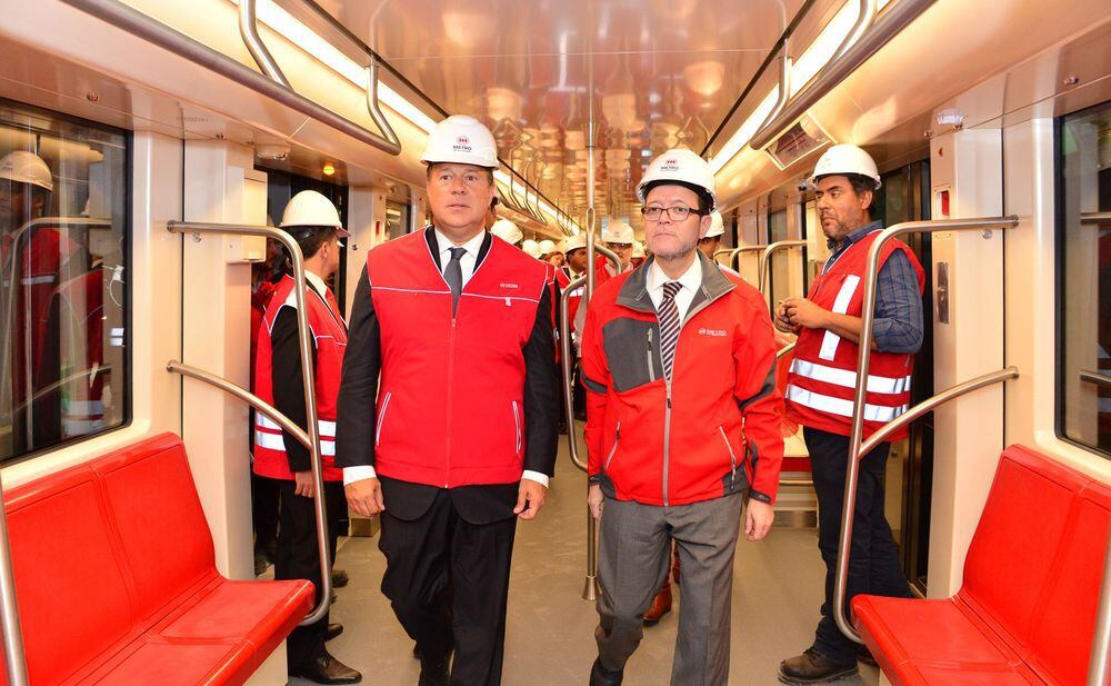 Varela visita obras de la sexta línea del metro de Santiago