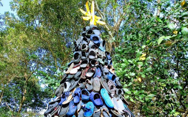 Este es el árbol de navidad que está llamando la atención en Panamá 