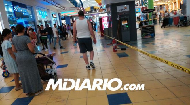 En Albrook Mall, sujeto prendió fuegos artificiales cerca de carrusel de niños