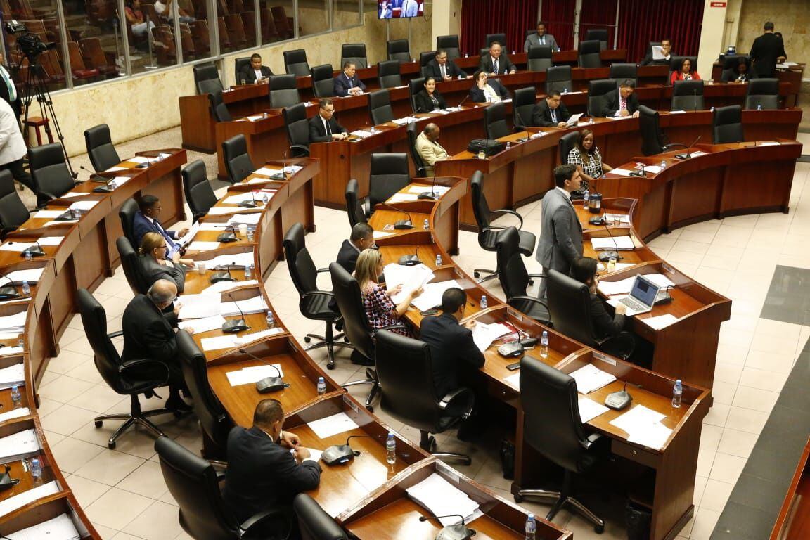 En medio de críticas, el Pleno de la Asamblea Nacional ratifica a Dilio Arcia como Fiscal Electoral