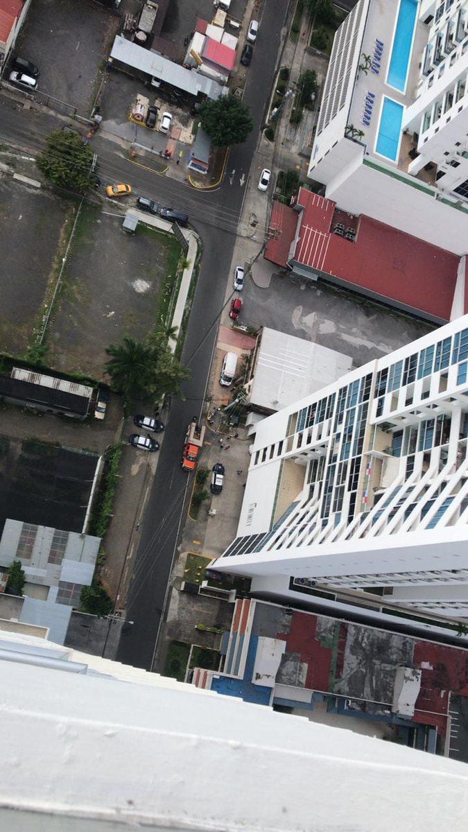 Mujer cae desde el décimo piso de un edificio en San Francisco