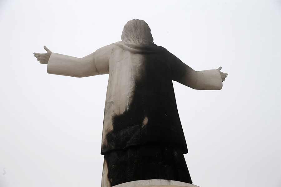 VIDEO| Arde estatua gigante de Cristo Redentor donada por Odebrecht