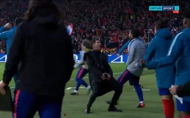 Diego Simeone le responde al gesto de Cristiano tras triunfar sobre el Atlético