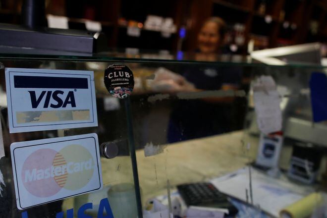 Estados Unidos considera sanción contra Visa y Mastercard en Venezuela