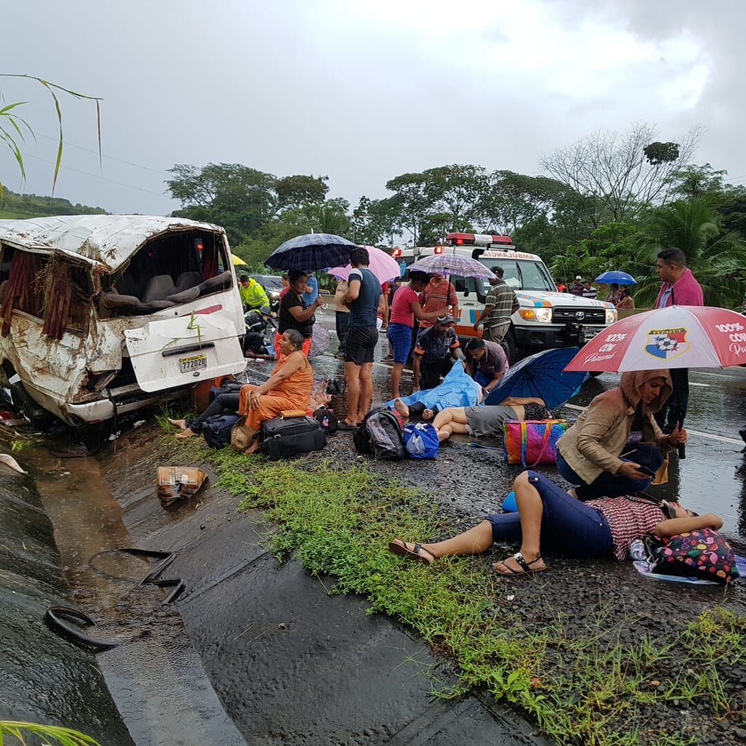 Accidente en bus ruta David Santiago deja una menor muerta y más de 10 heridos