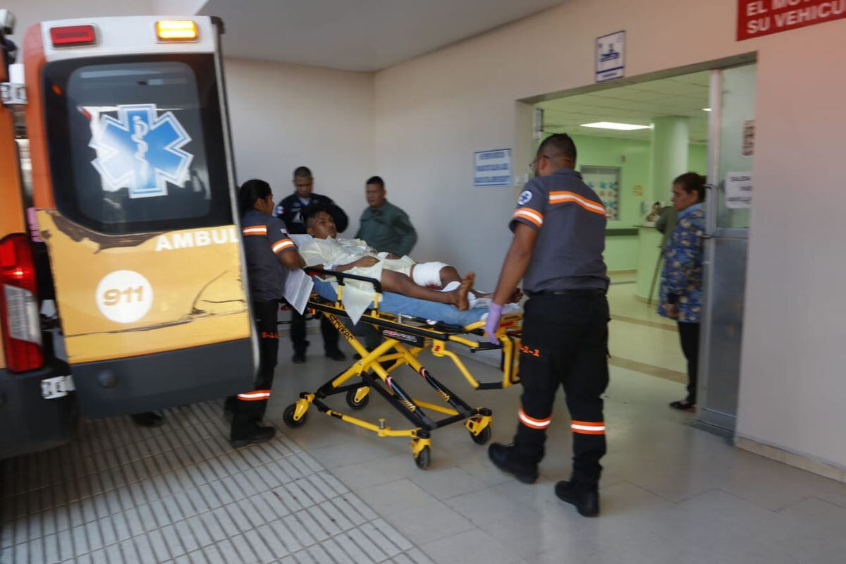 Hay más de 14 heridos tras enfrentamiento de bandas rivales en La Joya. Familiares llegan a los hospitales 