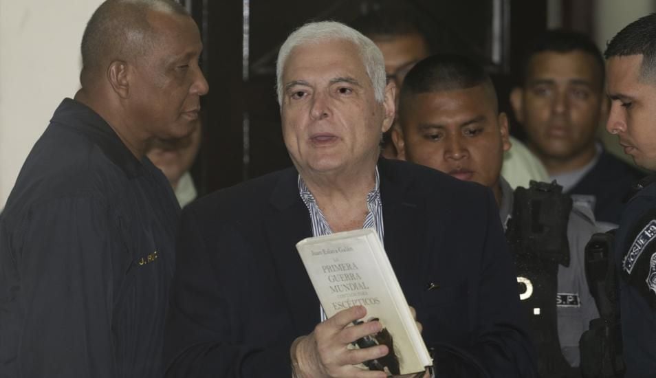 Fiscalía de Panamá pide 21 años de cárcel para el ex presidente Martinelli