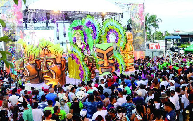 ¡VIENE EL DESFILE DE REINAS! Carnaval de invierno en la Cinta Costera 