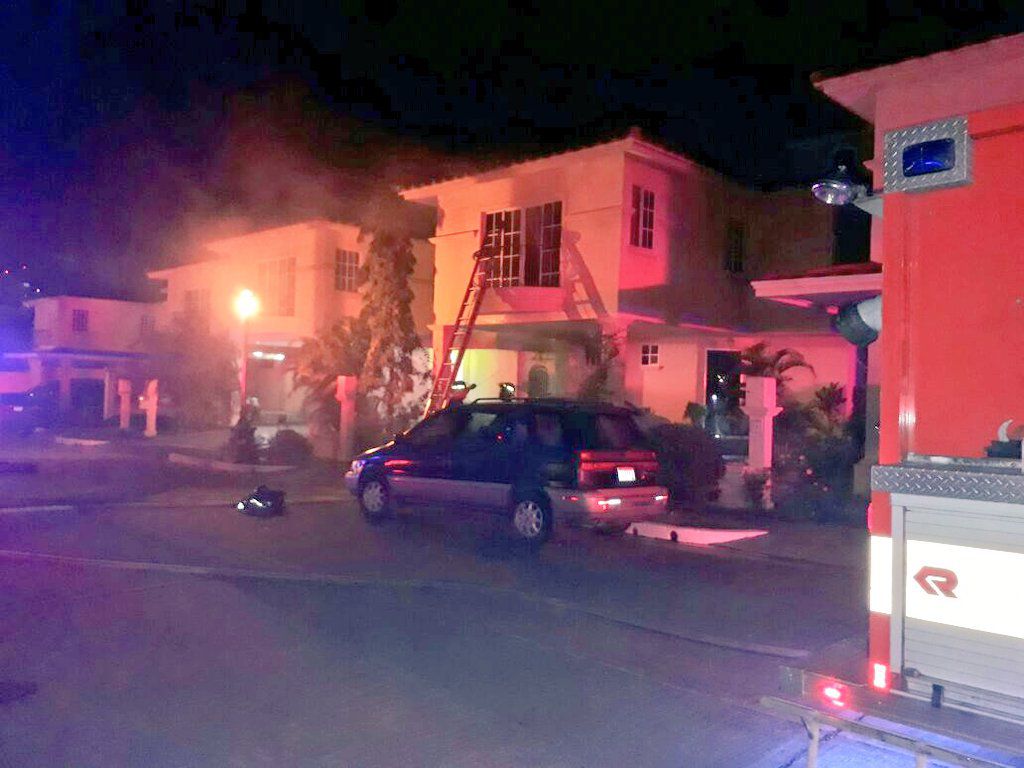Fuego ataca casa en Dorado Springs