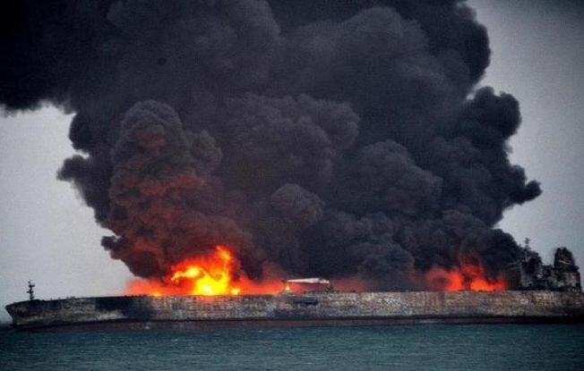  ¡SANTO! El accidentado petrolero iraní registrado en Panamá podría explotar 