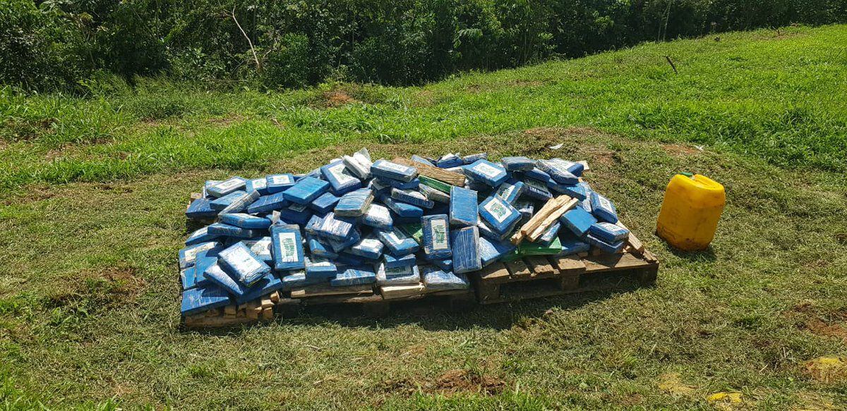 Cae narcohelicóptero del Clan del Golfo en Darién con 224 paquetes de cocaína