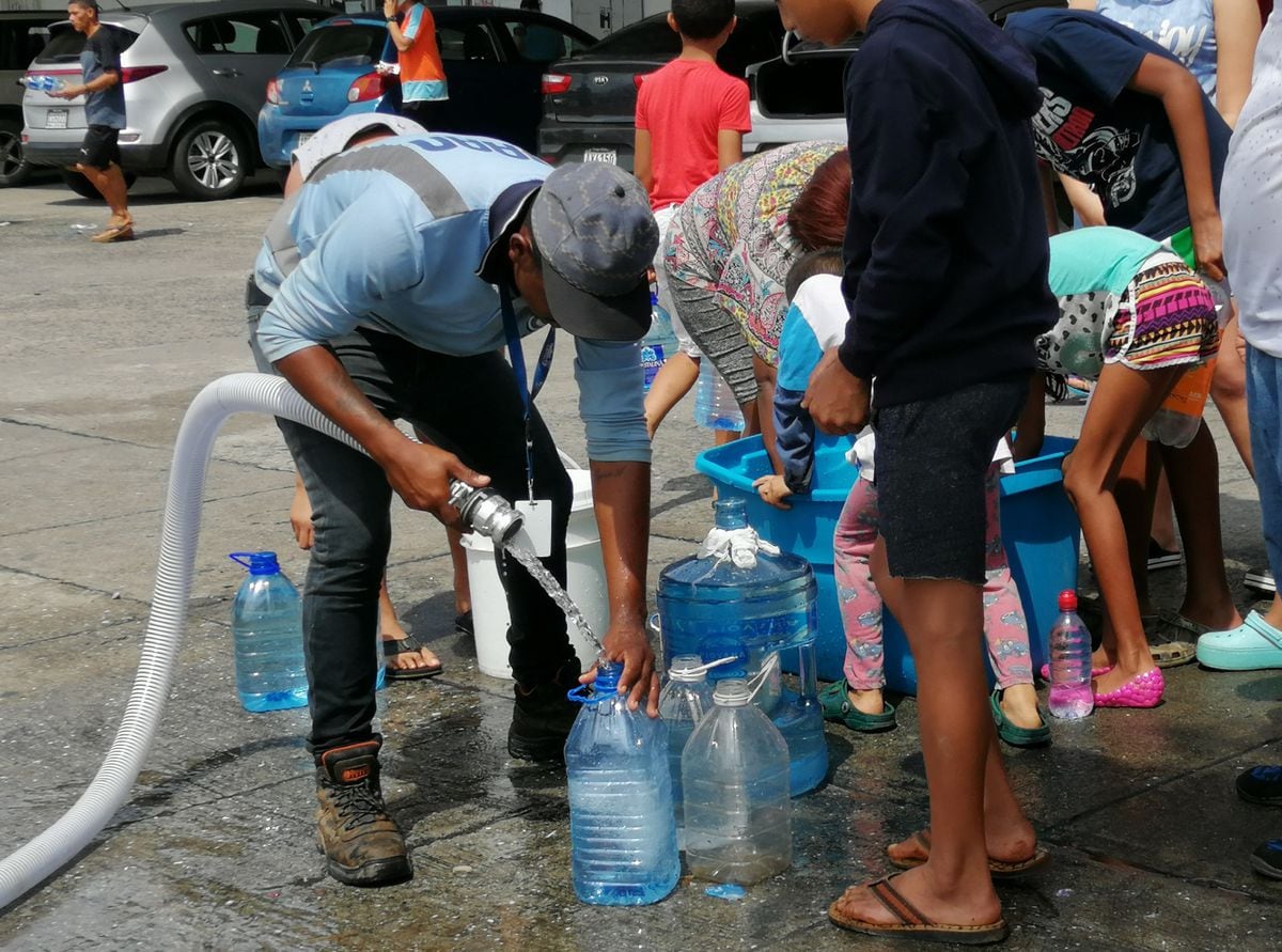 Miles están sin agua en el distrito de Arraiján desde hace cuatro días. Fotos y videos 