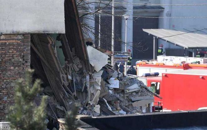 Derrumbe de edificio en Polonia deja al menos 4 muertos