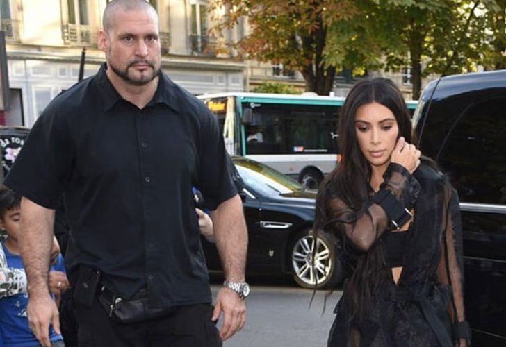Aseguradora demanda a guardaespalda y empresa por no cuidar a Kim Kardashian