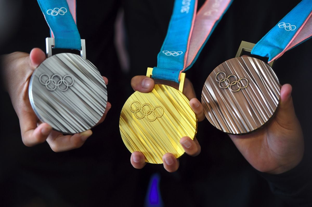 Medallas de Tokio 2020 serán hechas de celulares reciclados