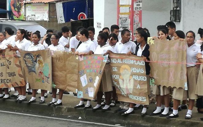 ¡NO AL REEMPLAZO DE PENA! Malambo salen a protestar por la violación de la niña