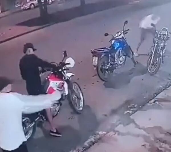 Lo matan para robarle la motocicleta que había heredado de su hermano asesinado | Video