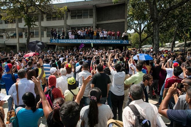 ¿Fin de Maduro? Gobierno de Estados Unidos apoya las protestas en Venezuela