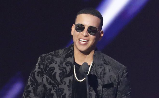 Roban 2 mil dólares en joyas al cantante Daddy Yankee en un Hotel 