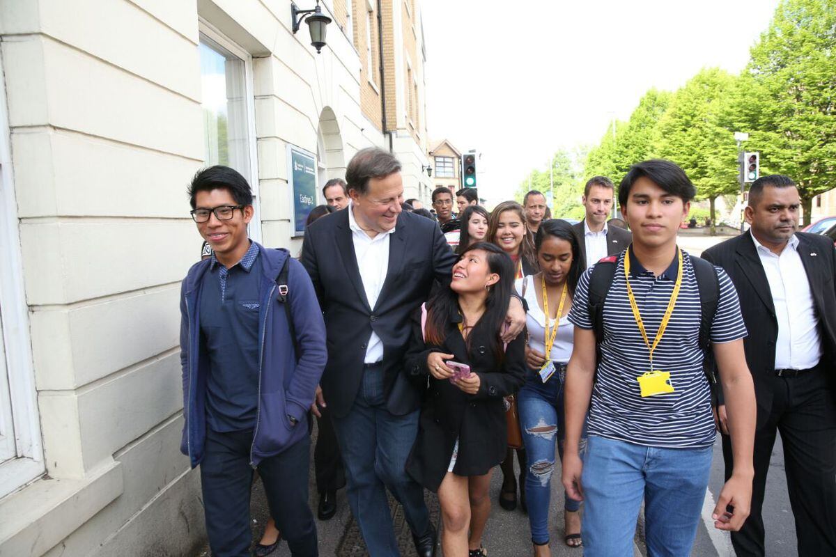 Varela visita a estudiantes del programa Panamá Bilingüe en el Reino Unido  