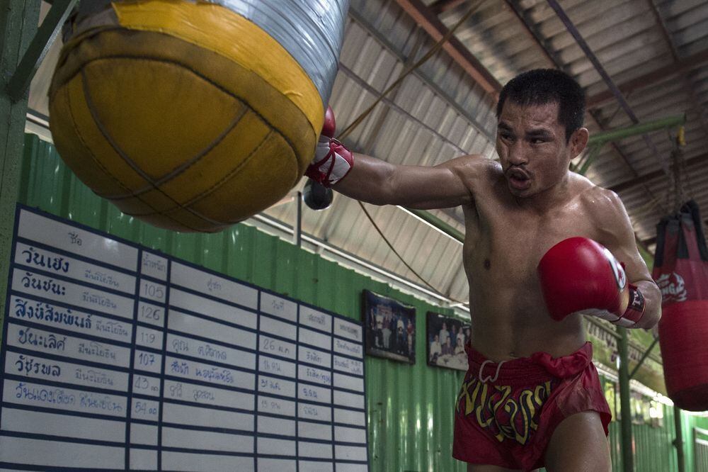 ¿Por qué la pelea de un chorrerano es un tema viral en Tailandia?