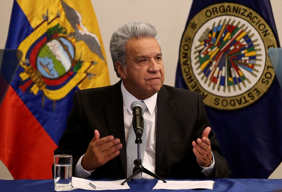 Presidente de Ecuador le responde a Bukele por sus odiosas comparaciones
