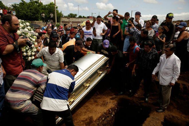 Último adiós a la familia calcinada en un crimen que conmocionó a Nicaragua