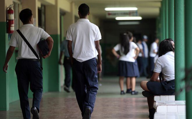 Escuela en Las Mañanitas sin clases por aguas negras