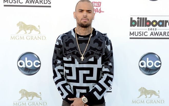 El cantante Chris Brown fue liberado sin que se levantaran cargos en su contra