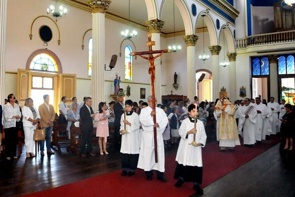 ¡ESCÁNDALO SEXUAL! La iglesia católica chilena suspende a 14 sacerdotes