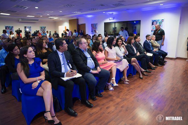 Panamá presentó informe sobre situación de jóvenes que ni estudian ni trabajan 