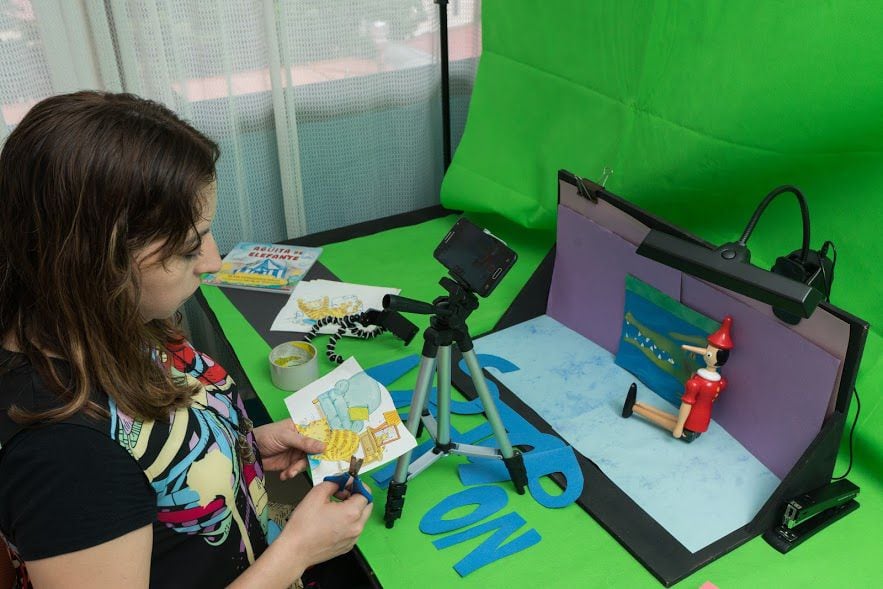 Mini cineastas. Dan talleres virtuales gratis a padres y niños para hacer cine desde casa 