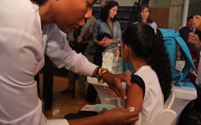 Minsa lanza campaña de segunda vuelta de vacuna contra el VPH a niños y niñas 