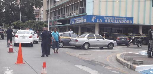 Policía herido con arma de fuego en Avenida Perú, tras persecución