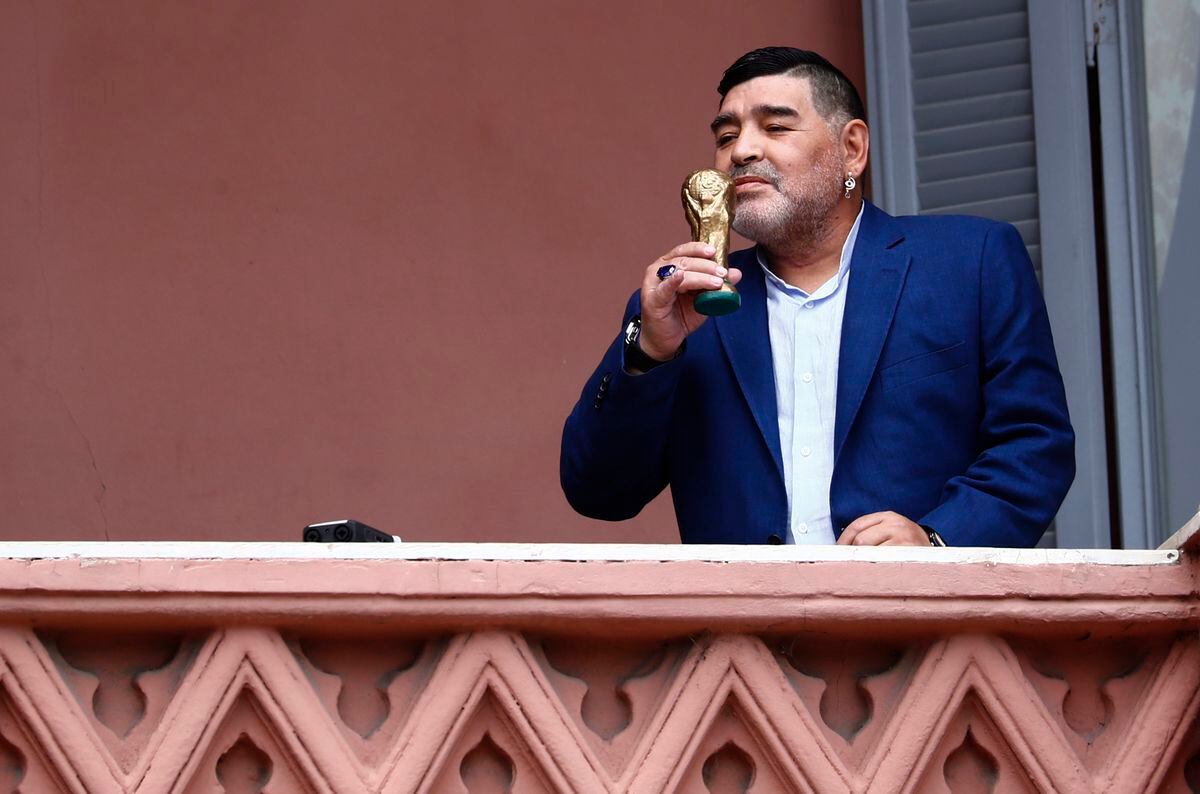 Maradona visita la presidencia de Argentina y lanza mensaje a Macri