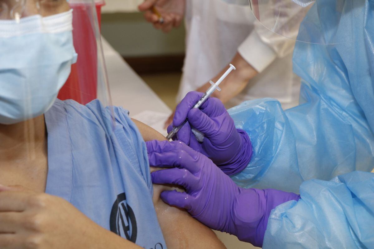 Más de 35 personas desarrollaron síntomas de la covid-19 en Panamá después de ser vacunadas