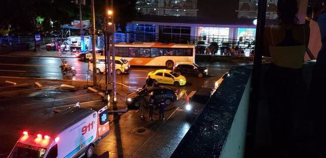 Como de película.Policías y ladrones se enfrentan.Tras persecución hay un herido