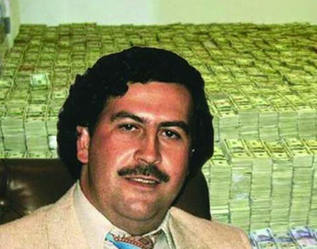 ¡DINERO A LA VISTA! Exagentes de la CIA hallan submarino de Pablo Escobar