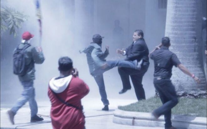 CAOS (VIDEO). Panamá condena violencia en la Asamblea Nacional de Venezuela